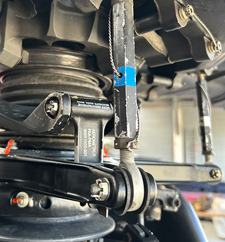 MDHI 369 main rotor swashplate assembly, including drive link.
